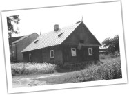 (2/28): Budynek szko�y zaraz po wojnie. Do roku 1952.